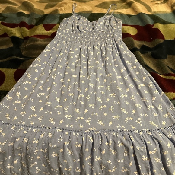Gorgeous Hollister dress with POCKETS! Size L - Picture 2 of 5